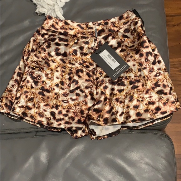 Prettylittlething brown leopard print satin short - Picture 1 of 8